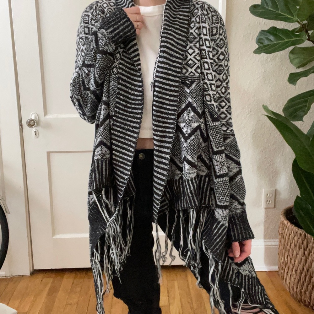 Black & White patterned wrap blanket cardigan with fringe detail